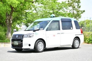 ユニバーサルデザイン車　JPNタクシー