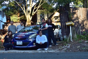 レーシングチームと兼務している者も多いです