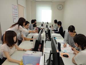 本社ECマーケティング推進部の様子