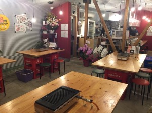 稲荷ホルモン酒場 炎や豊川店の写真2