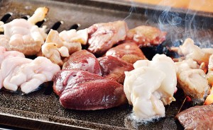 稲荷ホルモン酒場 炎や豊川店の写真3